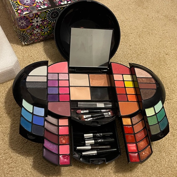 Travel makeup set - Picture 6 of 7